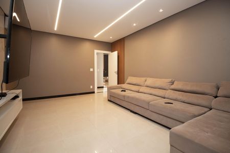 Casa de condomínio para alugar com 629m², 5 quartos e 6 vagasSala 2