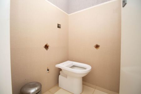 Casa de condomínio para alugar com 629m², 5 quartos e 6 vagasBanheiro