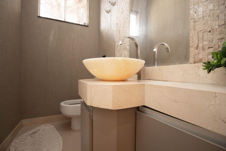 Casa de condomínio para alugar com 629m², 5 quartos e 6 vagasLavabo