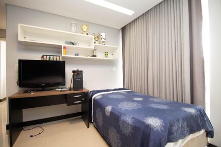 Casa de condomínio para alugar com 629m², 5 quartos e 6 vagasSuíte 1