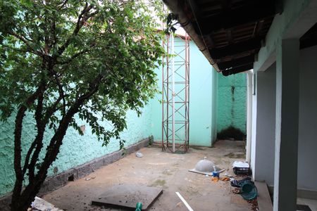 Casa para alugar com 250m², 3 quartos e 6 vagasQuintal