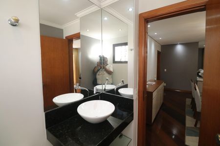 Apartamento para alugar com 160m², 3 quartos e 2 vagasLavabo