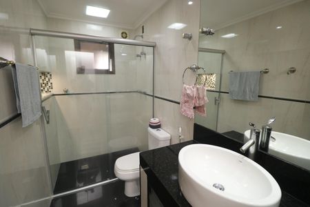 Apartamento para alugar com 160m², 3 quartos e 2 vagasBanheiro