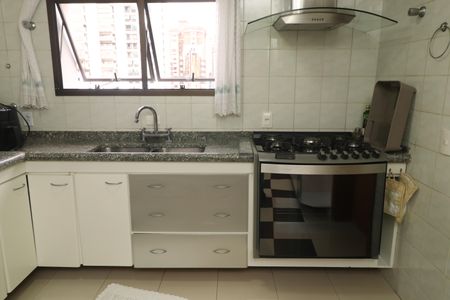 Apartamento para alugar com 160m², 3 quartos e 2 vagasCozinha