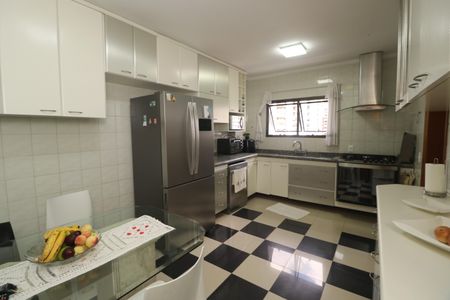 Apartamento para alugar com 160m², 3 quartos e 2 vagasCozinha