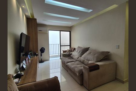 Apartamento à venda com 83m², 3 quartos e 1 vaga Apartamento à venda com 83m², 3 quartos e 1 vagaSala