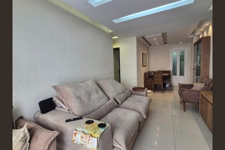 Apartamento à venda com 83m², 3 quartos e 1 vaga Apartamento à venda com 83m², 3 quartos e 1 vagaSala