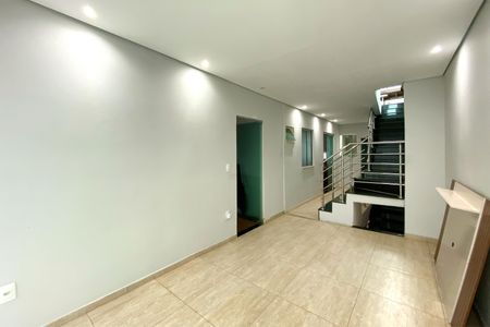 Casa à venda com 270m², 2 quartos e 2 vagasSala de Estar