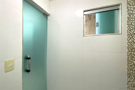 Casa à venda com 270m², 2 quartos e 2 vagasBanheiro