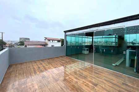 Casa à venda com 270m², 2 quartos e 2 vagasVaranda da Cobertura