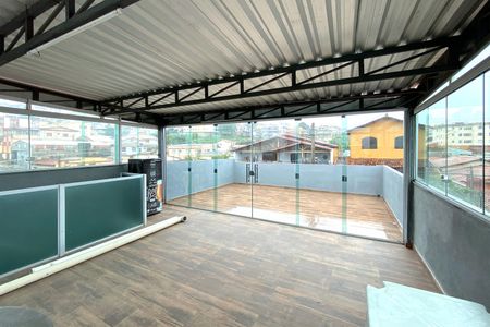 Casa à venda com 270m², 2 quartos e 2 vagasCobertura