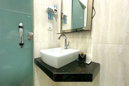 Casa à venda com 270m², 2 quartos e 2 vagasBanheiro da Suíte 1