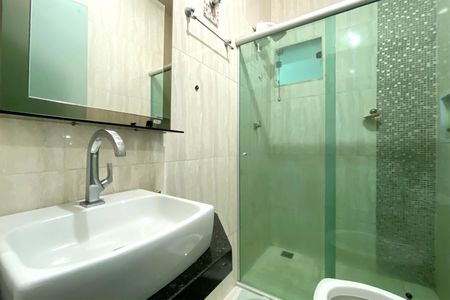 Casa à venda com 270m², 2 quartos e 2 vagasBanheiro da Suíte 1