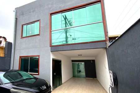 Casa à venda com 270m², 2 quartos e 2 vagasFachada interna