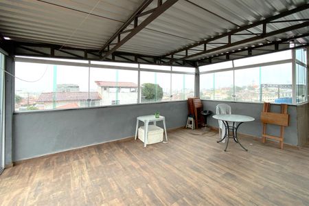 Casa à venda com 270m², 2 quartos e 2 vagasCobertura