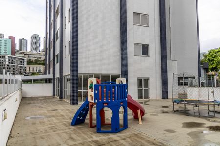 Apartamento à venda com 93m², 3 quartos e 2 vagasÁrea comum - Playground