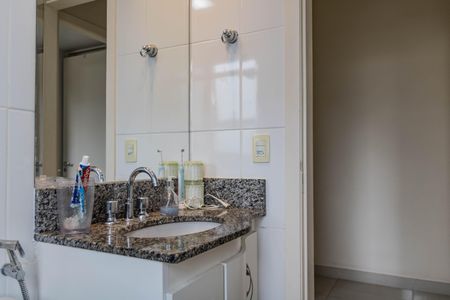 Apartamento à venda com 93m², 3 quartos e 2 vagasBanheiro Social