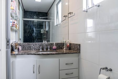 Apartamento à venda com 93m², 3 quartos e 2 vagasBanheiro da Suíte