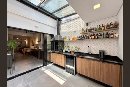 Casa à venda com 90m², 2 quartos e 1 vagaQuintal