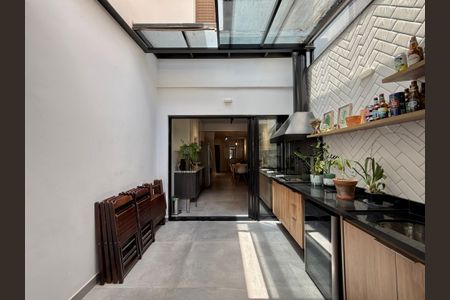 Casa à venda com 90m², 2 quartos e 1 vagaQuintal
