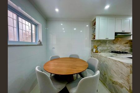 Casa à venda com 319m², 3 quartos e 2 vagasCozinha