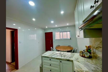 Casa à venda com 319m², 3 quartos e 2 vagasCozinha
