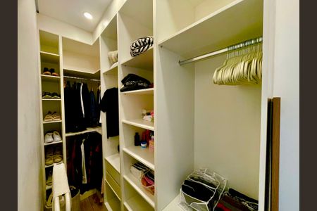 Casa à venda com 319m², 3 quartos e 2 vagasCloset da suíte 1
