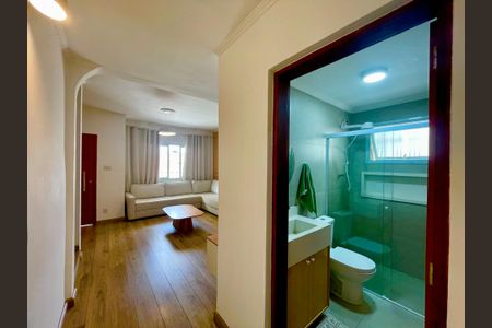 Casa à venda com 319m², 3 quartos e 2 vagasSala Lavabo
