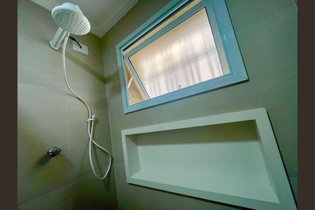 Casa à venda com 319m², 3 quartos e 2 vagasBanheiro 3