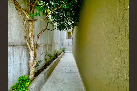 Casa à venda com 319m², 3 quartos e 2 vagasCorredor externo