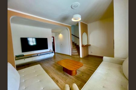 Casa à venda com 319m², 3 quartos e 2 vagasSala