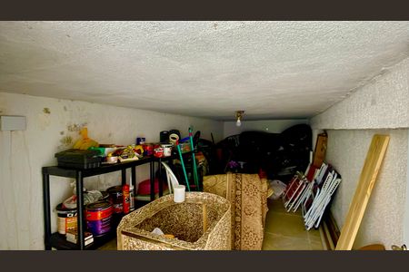 Casa à venda com 319m², 3 quartos e 2 vagasDeposito