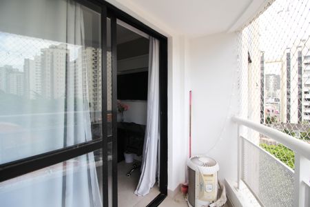 Apartamento à venda com 33m², 1 quarto e 1 vaga Apartamento à venda com 33m², 1 quarto e 1 vagaVaranda