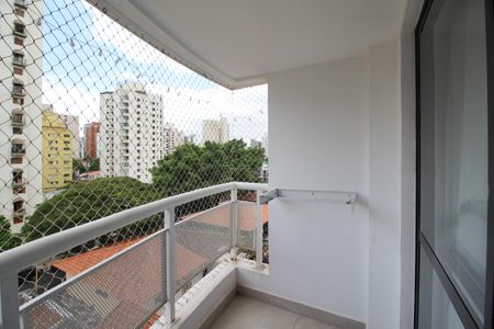 Apartamento à venda com 33m², 1 quarto e 1 vaga Apartamento à venda com 33m², 1 quarto e 1 vagaVaranda