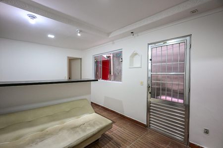 Sala de casa para alugar com 2 quartos, 45m² em Jardim Umarizal, São Paulo