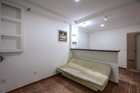 Sala de casa para alugar com 2 quartos, 45m² em Jardim Umarizal, São Paulo