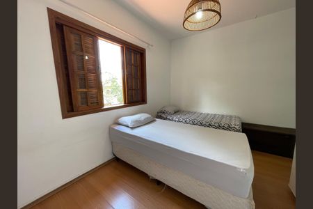 Casa à venda com 200m², 3 quartos e 3 vagas Casa à venda com 200m², 3 quartos e 3 vagasQuarto 3