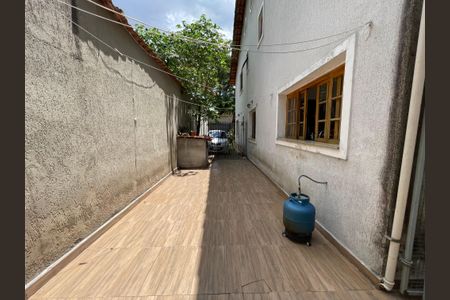 Casa à venda com 200m², 3 quartos e 3 vagas Casa à venda com 200m², 3 quartos e 3 vagasQuintal