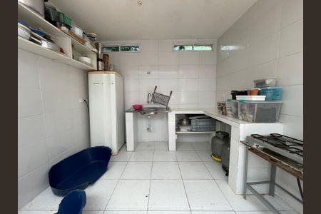 Casa à venda com 200m², 3 quartos e 3 vagas Casa à venda com 200m², 3 quartos e 3 vagasQuintal