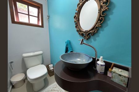 Casa à venda com 200m², 3 quartos e 3 vagas Casa à venda com 200m², 3 quartos e 3 vagasLavabo