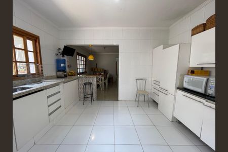 Casa à venda com 200m², 3 quartos e 3 vagas Casa à venda com 200m², 3 quartos e 3 vagasCozinha