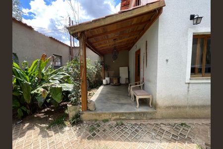 Casa à venda com 200m², 3 quartos e 3 vagas Casa à venda com 200m², 3 quartos e 3 vagasJardim