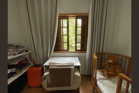 Casa à venda com 200m², 3 quartos e 3 vagas Casa à venda com 200m², 3 quartos e 3 vagasQuarto 2