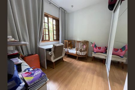 Casa à venda com 200m², 3 quartos e 3 vagas Casa à venda com 200m², 3 quartos e 3 vagasQuarto 2