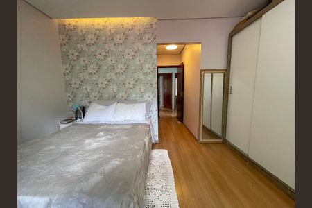 Casa à venda com 200m², 3 quartos e 3 vagas Casa à venda com 200m², 3 quartos e 3 vagasSuíte