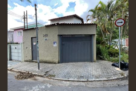 Casa à venda com 200m², 3 quartos e 3 vagas Casa à venda com 200m², 3 quartos e 3 vagasFachada com Placa