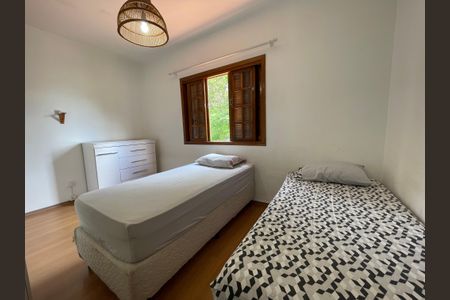 Casa à venda com 200m², 3 quartos e 3 vagas Casa à venda com 200m², 3 quartos e 3 vagasQuarto 3