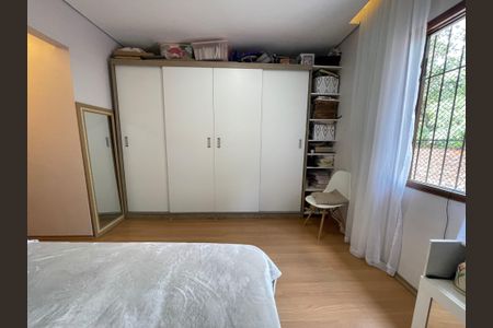 Casa à venda com 200m², 3 quartos e 3 vagas Casa à venda com 200m², 3 quartos e 3 vagasSuíte