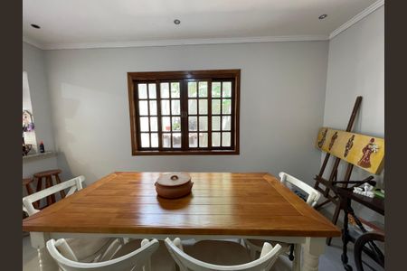 Casa à venda com 200m², 3 quartos e 3 vagas Casa à venda com 200m², 3 quartos e 3 vagasSala de Jantar