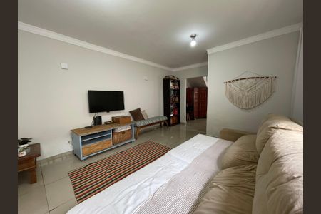 Casa à venda com 200m², 3 quartos e 3 vagas Casa à venda com 200m², 3 quartos e 3 vagasSala